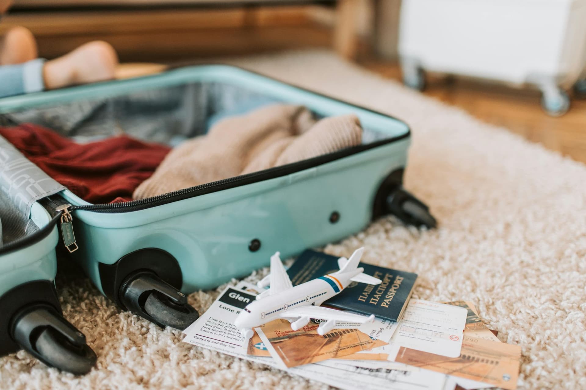 Secure and affordable luggage storage near Liverpool Street Station