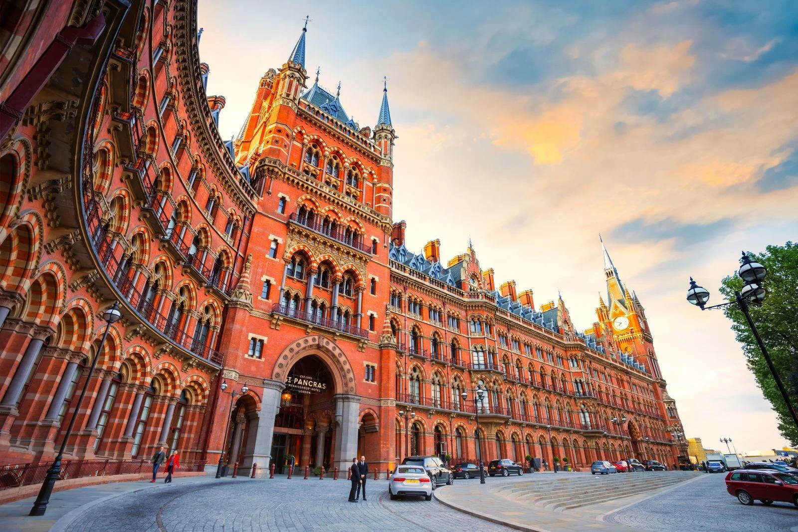 Group and Long-Term Luggage Storage Deals at St Pancras