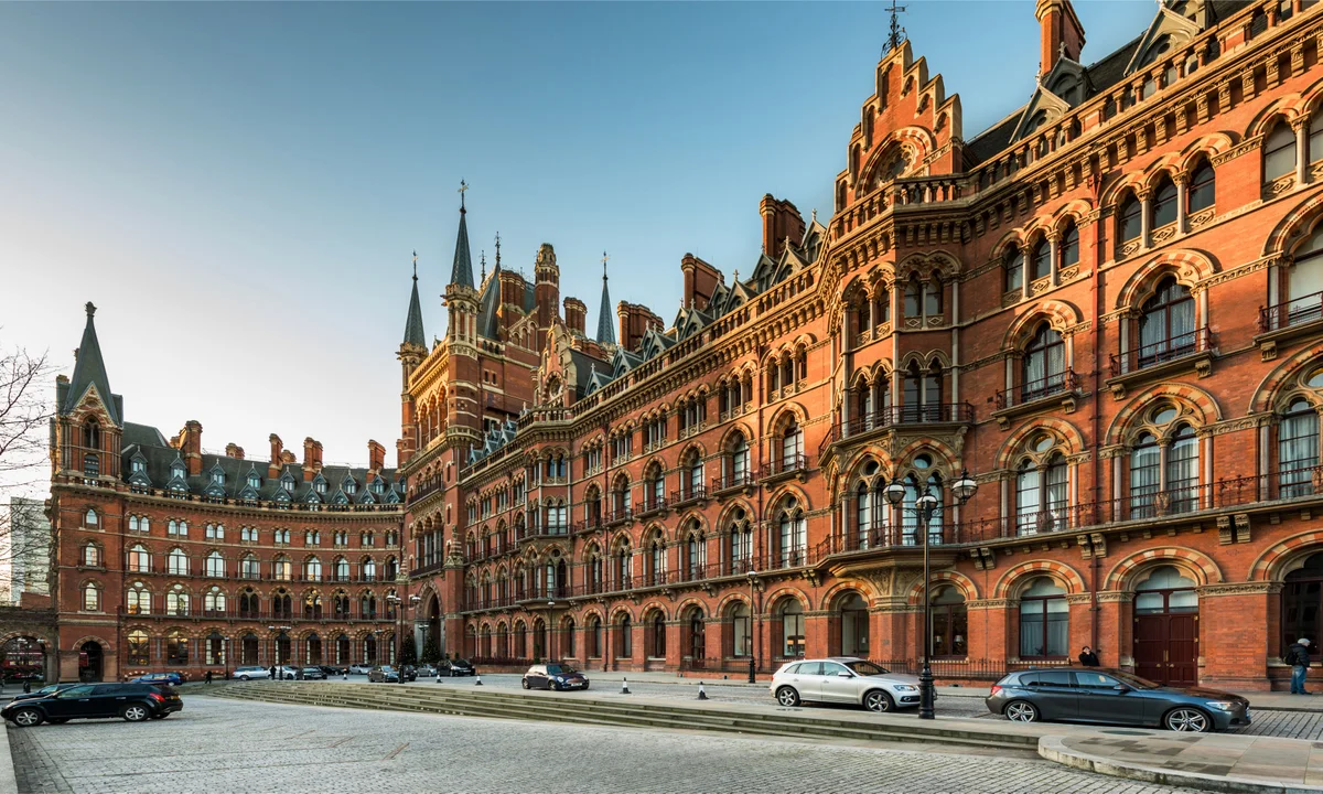 Things to Do in London Without Carrying Your Luggage